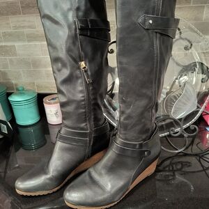 Dr Scholl's black boots.